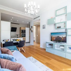 Joffre 49-d - Charming 2 Bedroom - Carre D'or Apartment